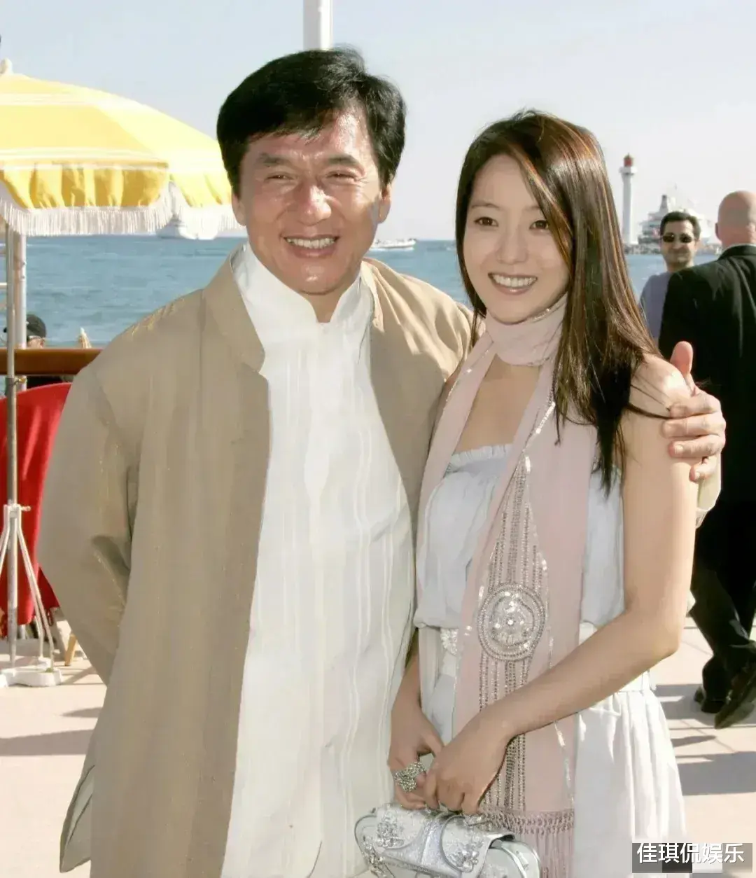 金喜善|韩国第一美人金喜善，是一个连功夫巨星成龙，看到她就会非常开心的女人