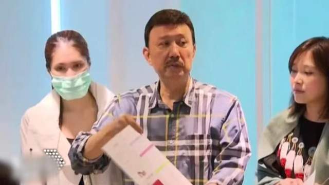 余苑绮已签放弃急救同意书,父亲带外孙来医院,探讨身后事和孩子扶养问题