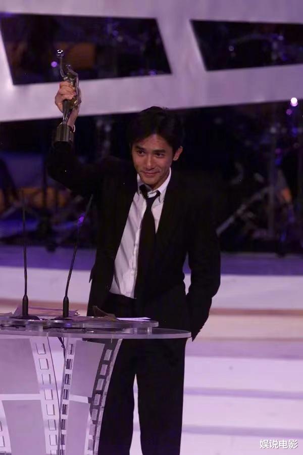 梁朝伟|梁朝伟出道40周年,感谢帮助过自己的人,女演员提到张曼玉刘嘉玲