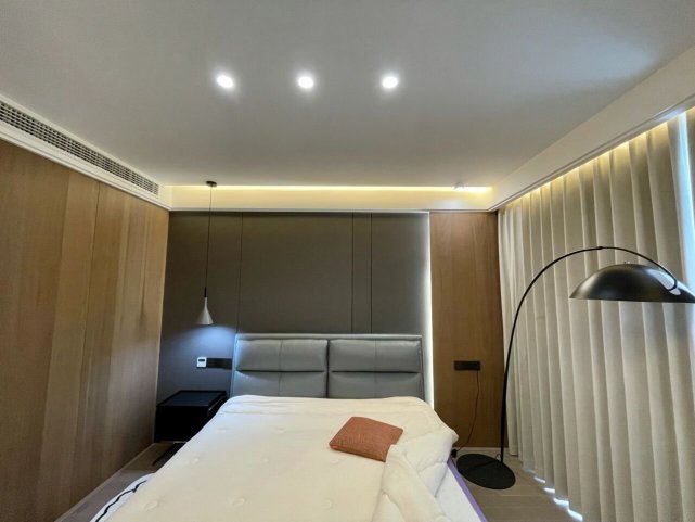 120平现代无主灯设计,通铺瓷砖+无茶几,客餐厅真的很显