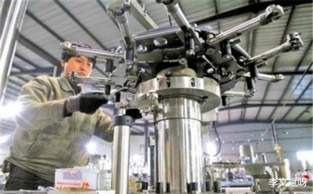 工人|中国机械工人：三班倒，流水线，没地位，请尊重技术，善待未来