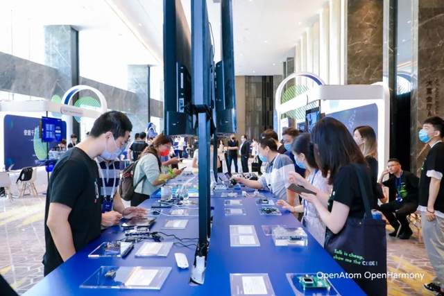 操作系统|OpenHarmony的两年：从一棵树，到一片森林