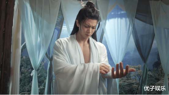 迪丽热巴|把美男鱼任嘉伦驯化成男朋友,迪丽热巴总共需要分几步?