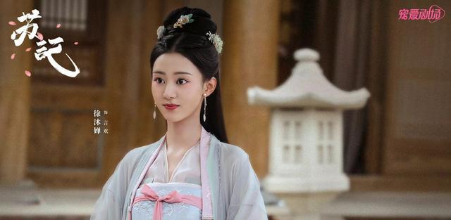 李兰迪|李兰迪又带来一部古装剧，饰演棺材铺少女，女二是个灵气小美女