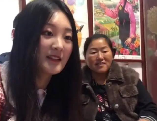 陈亚男|陈亚男为防“买买退”再出新招,放弃“助农”直播,改卖电话卡