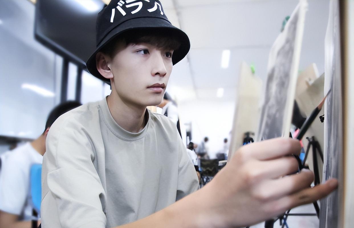 教师|2022理想型女婿职业榜单公布,IT、教师太不受欢迎,榜首热度高