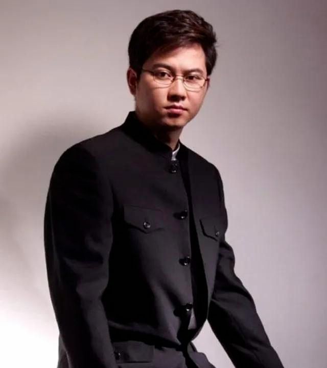 赵川|主持人赵川:三婚两离,最喜欢小16岁的空姐老婆