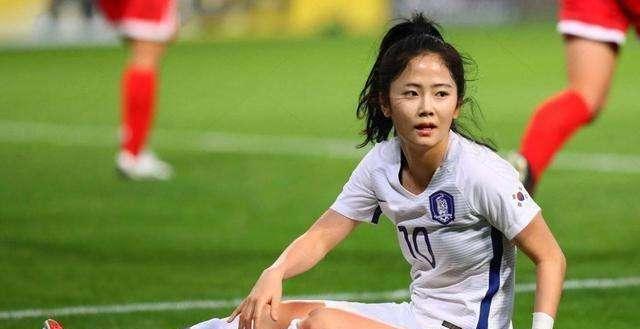 中国女足|太冤枉，500万大V质疑水庆霞不专业，中国女足可没钱自带厨师
