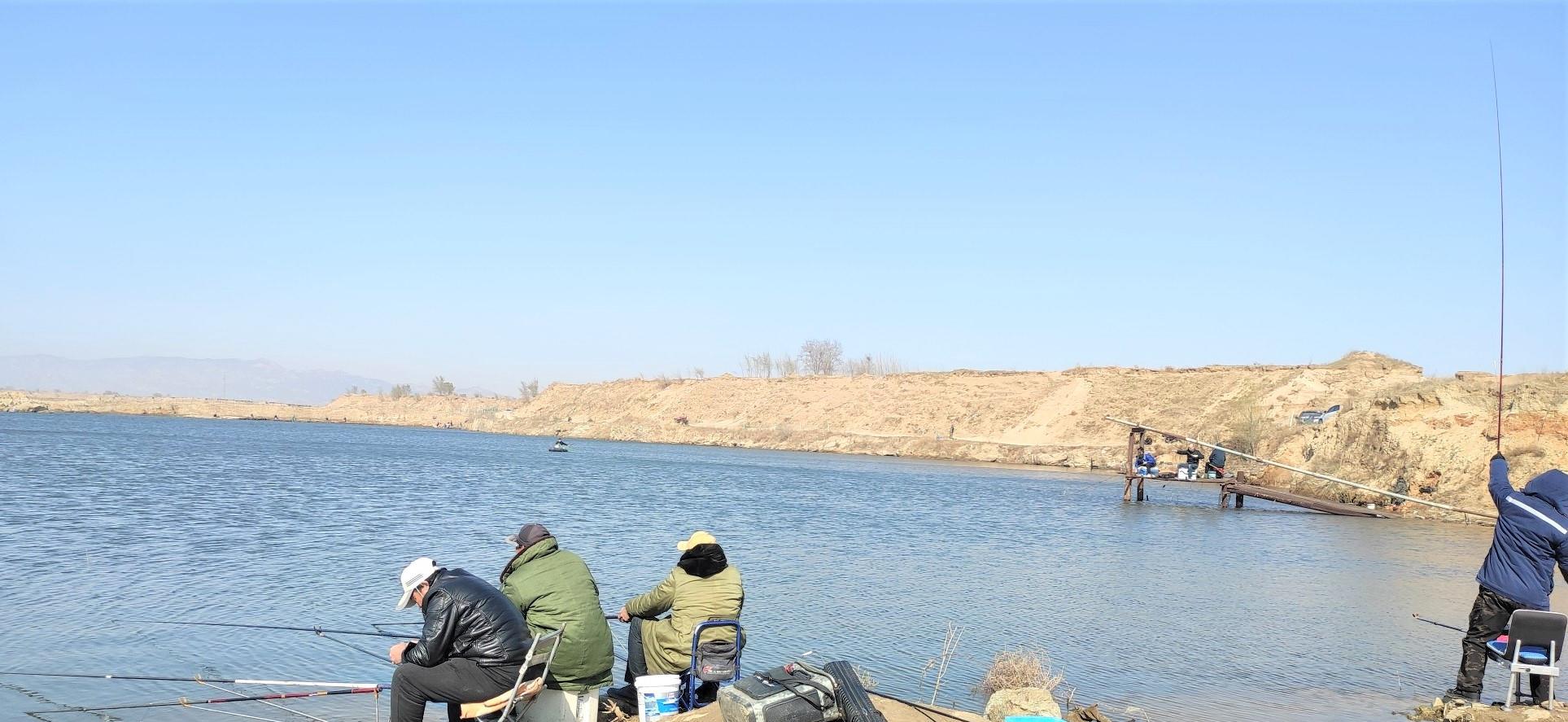 |冬天野钓到底是钓深还是钓浅?几点干货分享,助你钓获翻番