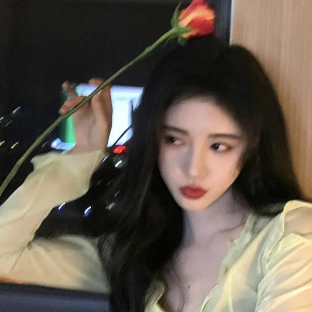 穿衣搭配 鞠姐的拍照心机摆在这里了，没有感情，全是技巧