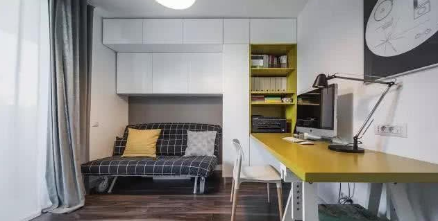 她家不吊顶，全屋刷白墙，可一进门就把我迷住，实在太漂亮，晒晒