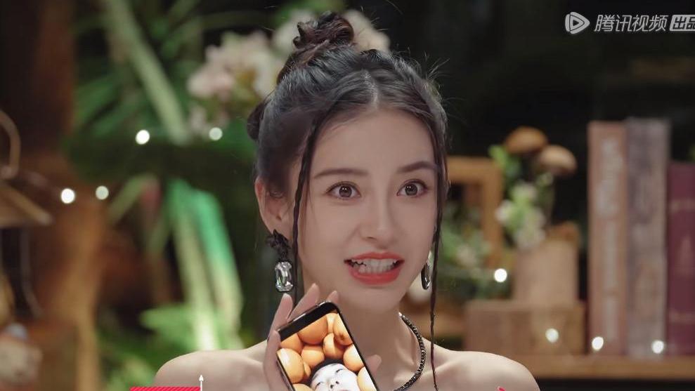 Angelababy看吴昕的朋友圈时说：我看到杜海涛被一堆橙子包围的脸