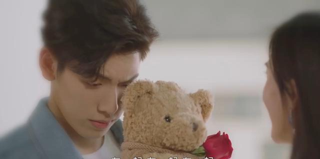 赵江月|甜宠剧再现奇葩剧情，朋友帮忙藏验孕棒，先吃早饭后刷牙，真无语