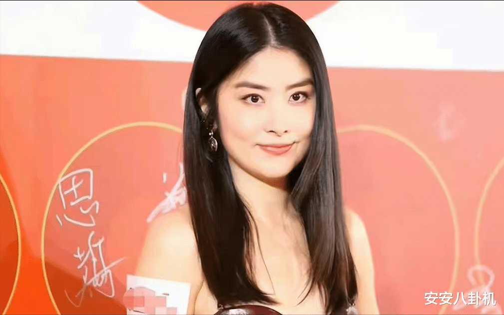 陈慧琳|垂涎欲滴！50岁陈慧琳一袭红裙惊艳全网，网友直呼：吃防腐剂了？