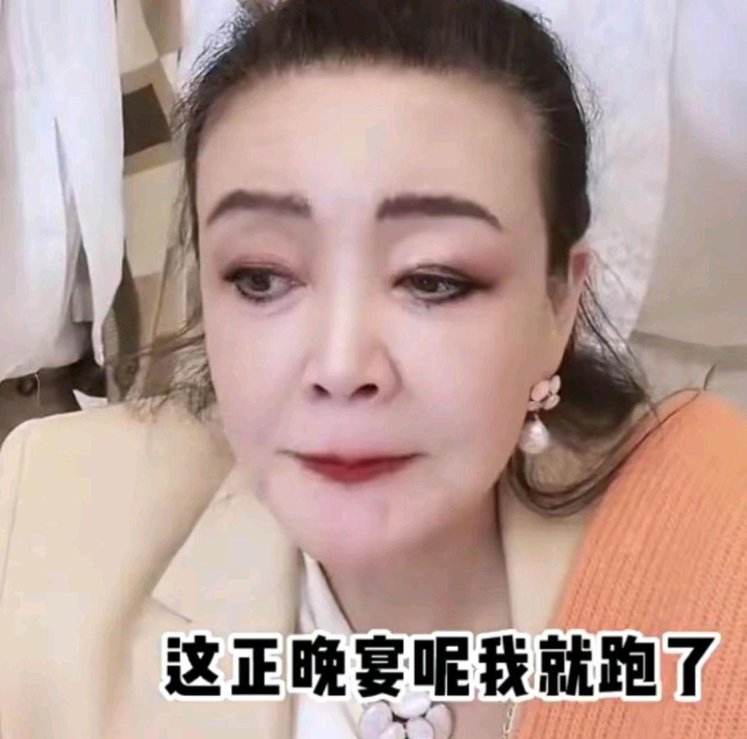 张兰|张兰不参加格力晚宴，忙着直播带货，电话打爆了也不管