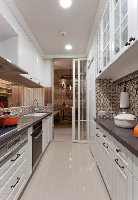 厨房选推拉门还是平开门？听听设计师怎么说，里面原来有这么多“门道”