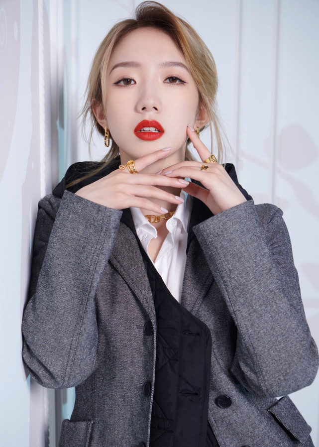 明星素颜|既不好看也不难看的女明星：程潇素颜更清纯，金晨笑容太僵硬