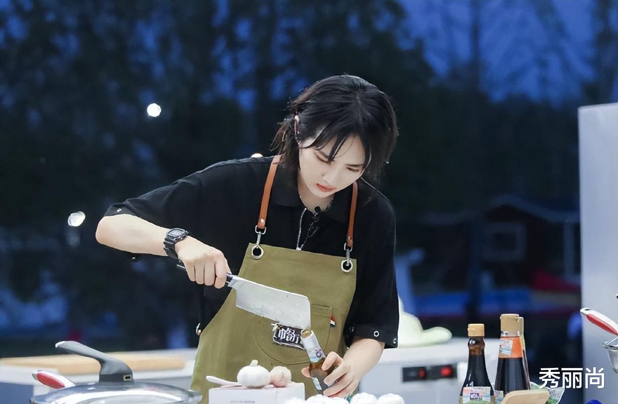 看似“平平无奇”，实则家世显赫！这12位明星的父母富得流油