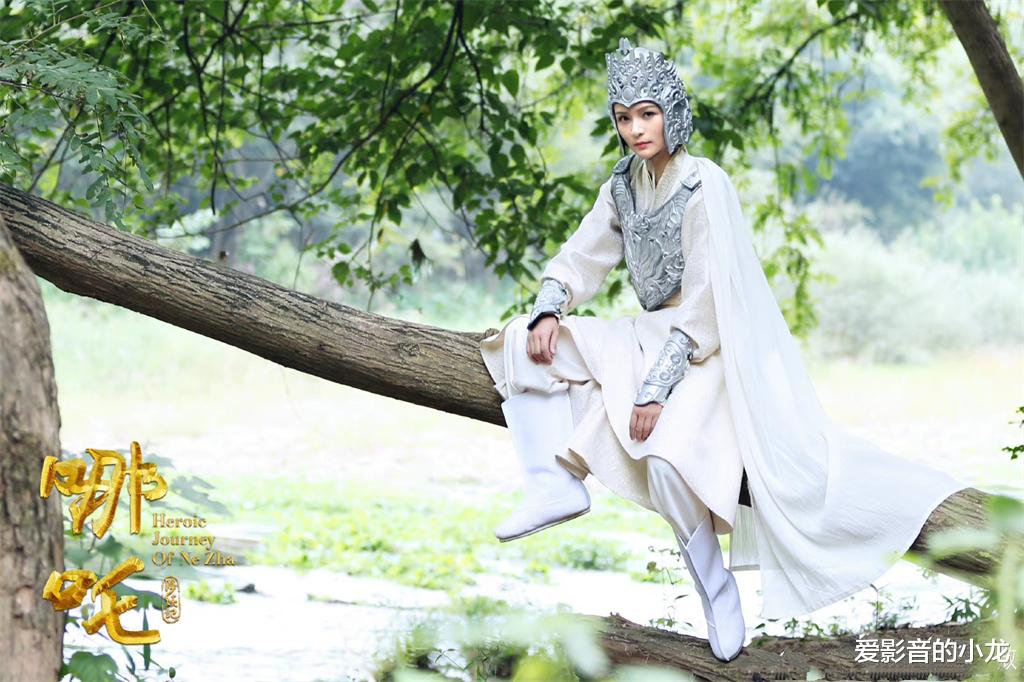 夏嫣|可飒可甜，90后女演员夏嫣，用努力去绽放令人惊喜的美