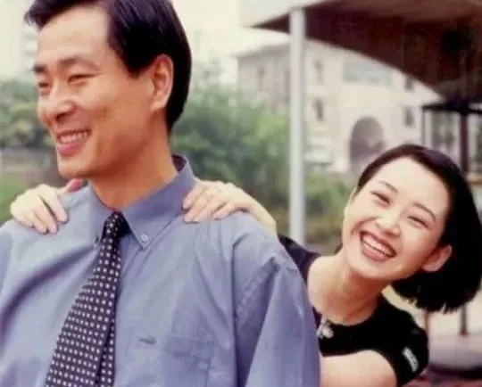 濮存昕|迷倒许晴，让陶红倾心，一代“大众情人”竟消失多年，他到底去哪儿了？