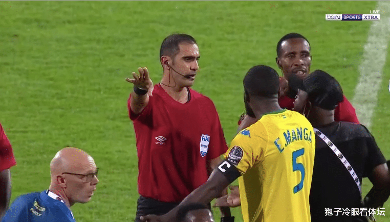 加納|88分鐘絕平！拒還球權(quán)還偷襲進(jìn)球 非洲杯釀多人揮拳混戰(zhàn)+紅牌
