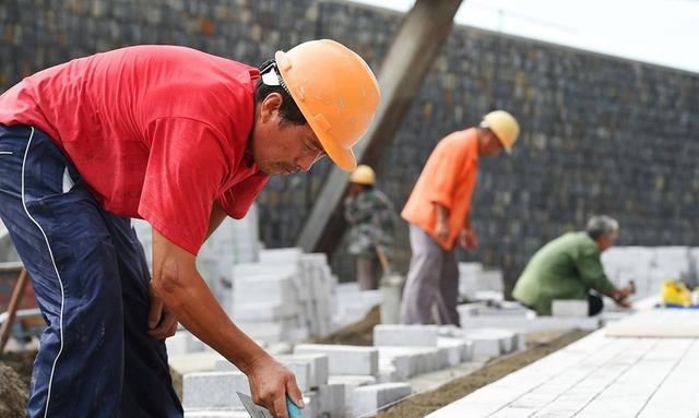 长沙|节后返岗出现用工荒，富士康推荐1人奖8000元，60岁农民工就业难