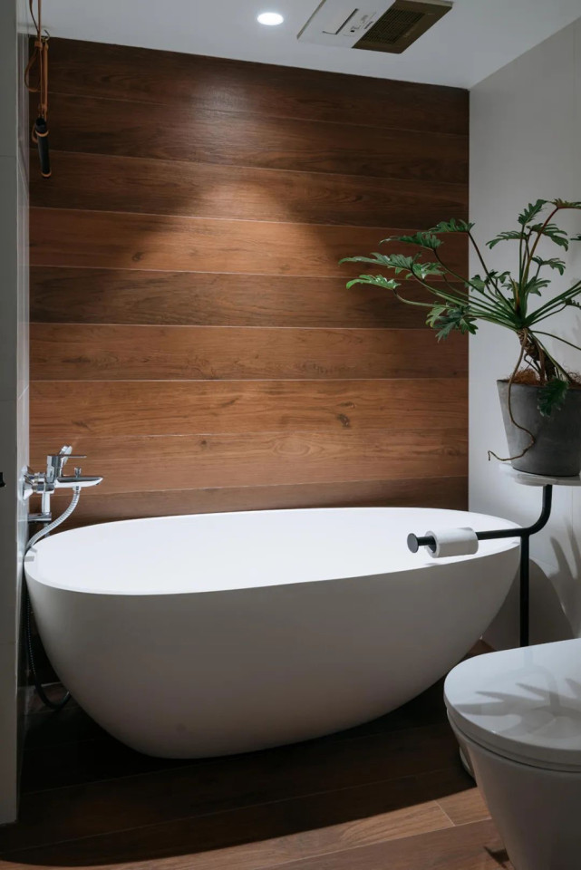 96平现代风三居室，沙发墙居然是一排书柜，没事看您书太惬意了