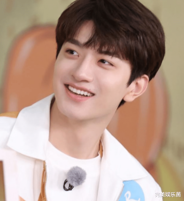 蔡徐坤|《跑男10》常驻MC曝光，蔡徐坤回归，龚俊、小丁成“颜值担当”