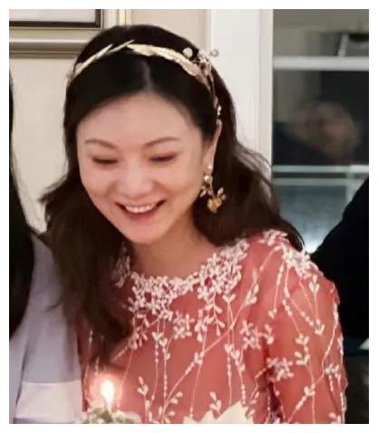 张艺谋|名导太太陈婷:19岁为爱退学,五年三胎逼退巩俐,独得张艺谋宠