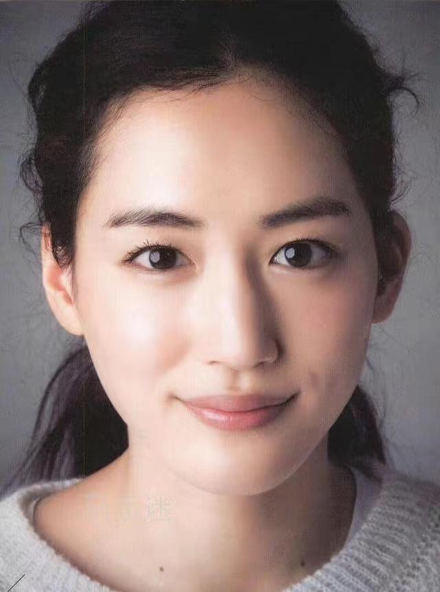 绫濑遥|国民女神,要结婚了?佐藤健绫濑遥被爆闪婚,同框综艺好嗑到哭!