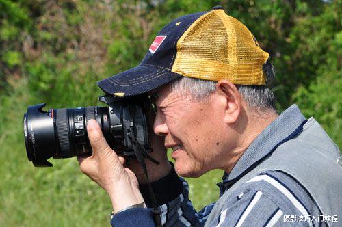 中老年人学摄影，怎么选相机，有哪些学习途径？一文说清楚