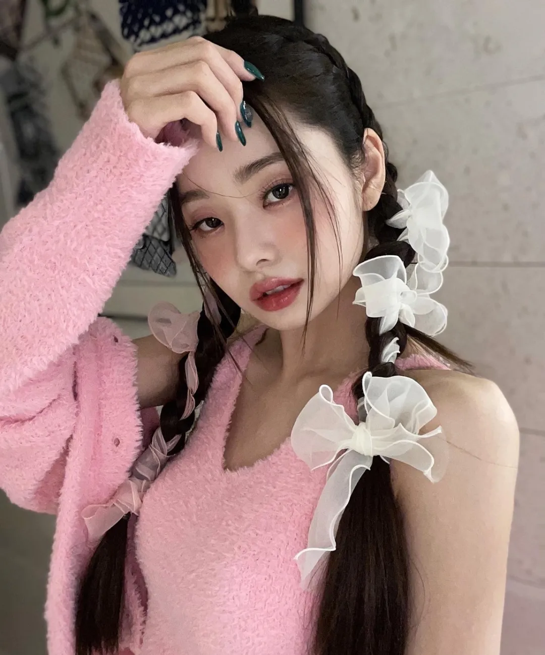 迪丽热巴|待遇差别太大！宋智雅凭颜值来中国捞金，王怡人却因未行大礼遭骂