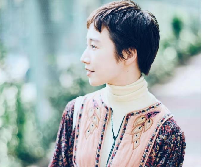 西兰花 四五十岁的女人发型别瞎整了，选这4款就对了，好看又减龄