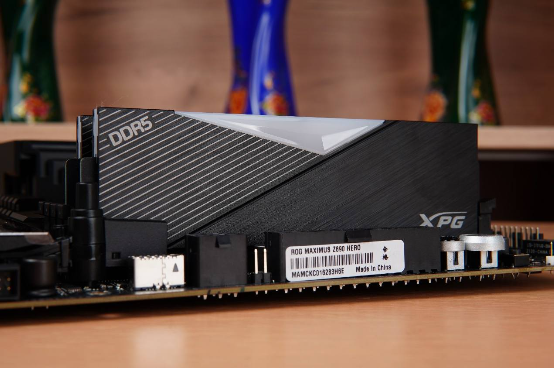 机箱|不仅要强大性能，更要超高的颜值，酷睿12代DDR5高端平台装机推荐