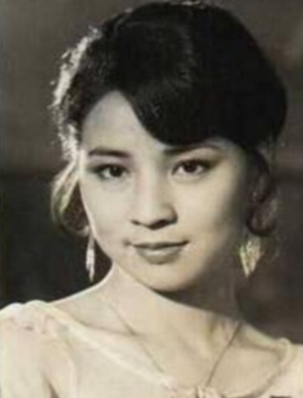 林凤娇|22年后，再看林凤娇婚姻，才明白她原谅成龙是最好的选择