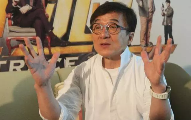 反派|成龙：请华人都大量一点，不要我们去国外演了反派，就说我们辱华