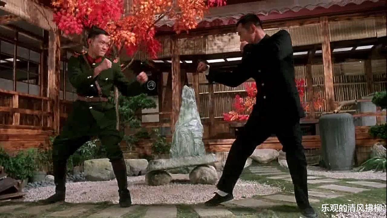 李连杰|同样是扮演精武陈真,把李小龙和李连杰放在一起,差别就出来了