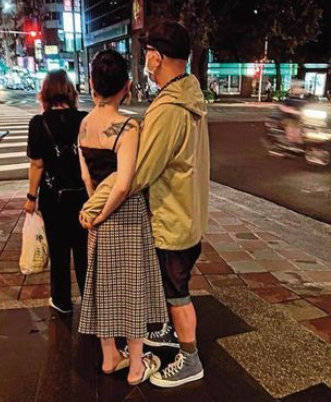 具俊晔|具俊晔高雄演出放歌示爱大S,夫妻两现身街头搂着腰晒恩爱