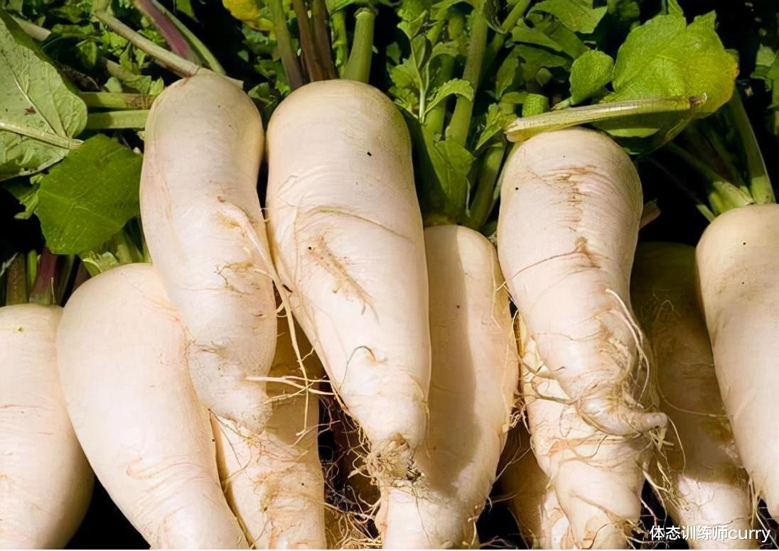 柿子|萝卜是胃病的“加速器”？提醒：冬季养胃，这3种食物要少吃