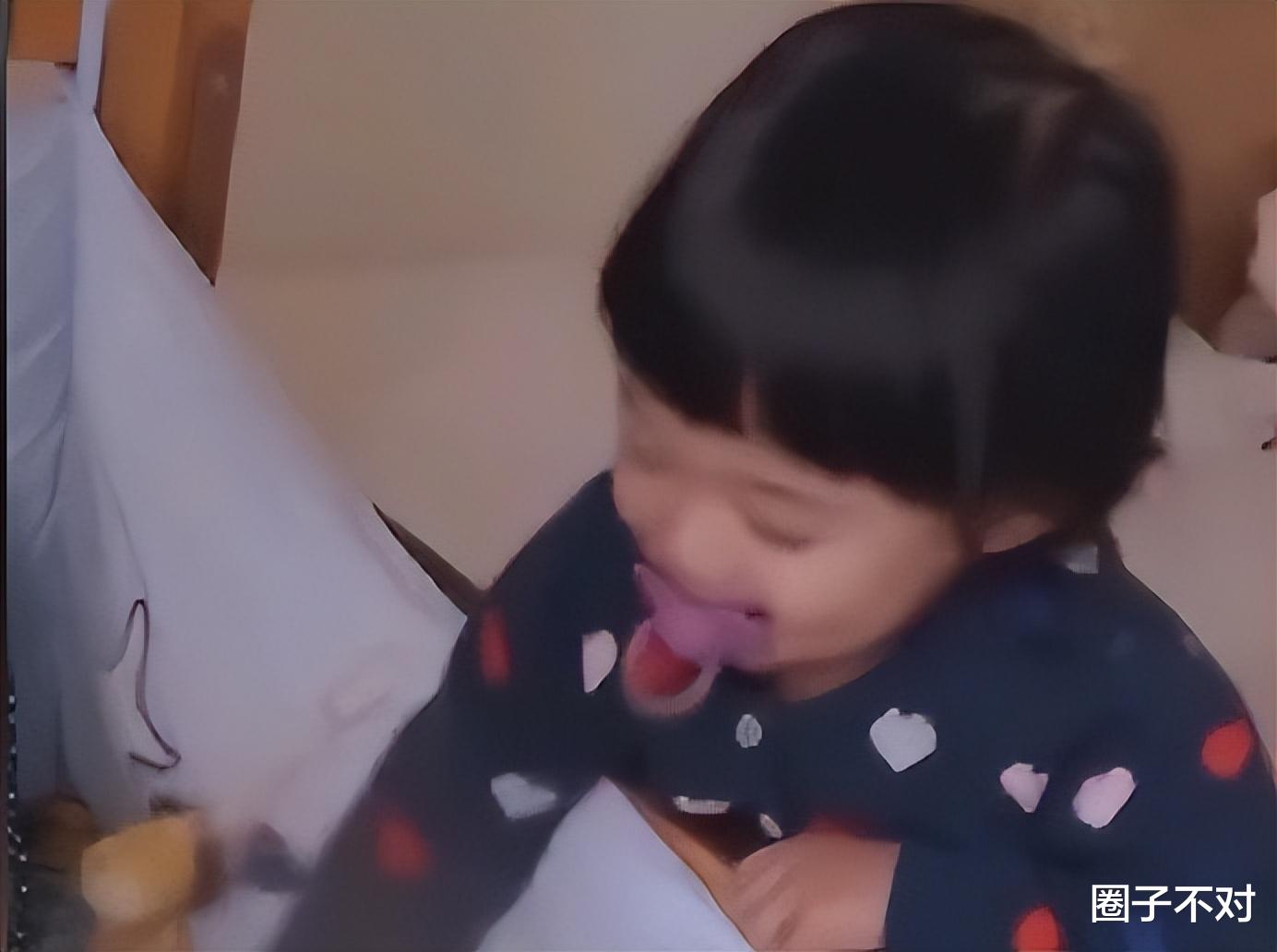 胡可|“妈圈顶流”胡可:一招轻松化解“二胎矛盾”,狠狠打了梅婷的脸