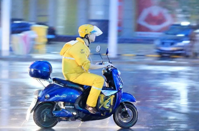 美团|美团王兴卖惨:钱都被骑手赚走了