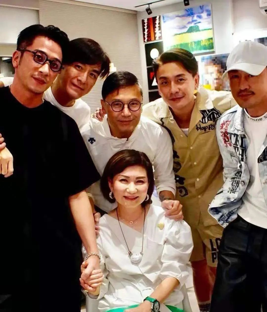 吴卓羲|“港圈最后的帅哥”回归！雪藏8年，没想到突然翻红了