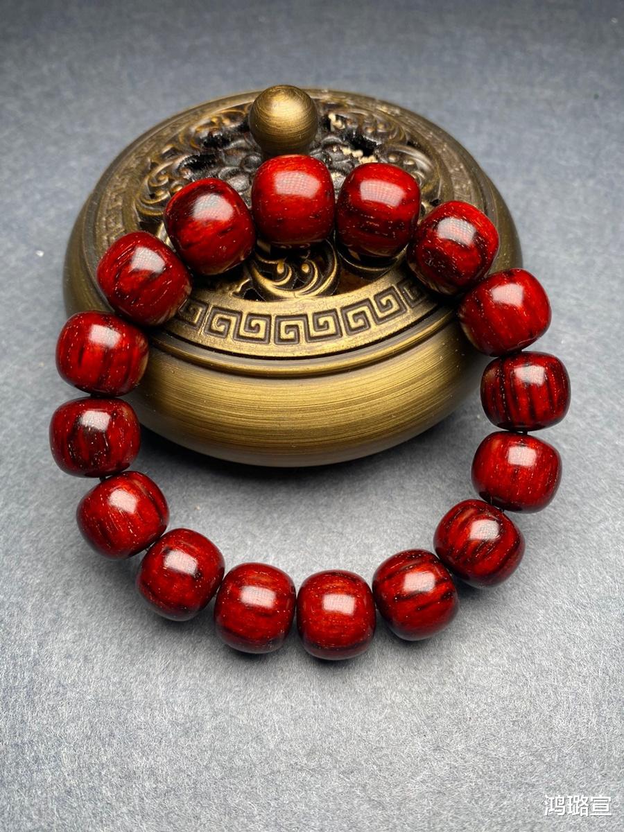 文玩|小叶紫檀盘多久能佩戴?掌握这点不盘也能戴!