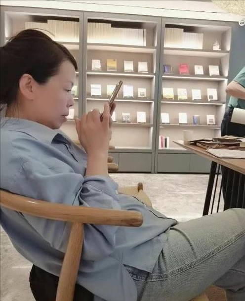 许妈房子内部照曝光,装修风格有年代感,小熊的诉求苍白无力。