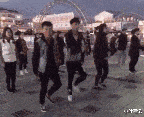 “什么东西是设计给小孩，但对成年人吸引力更高？”网友回复绝了