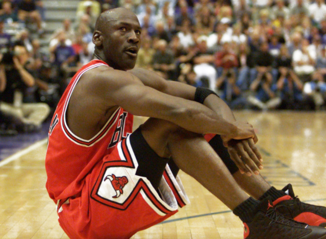 勒布朗·詹姆斯|球星詹姆斯年复一年的强大，自律，球商情商都高