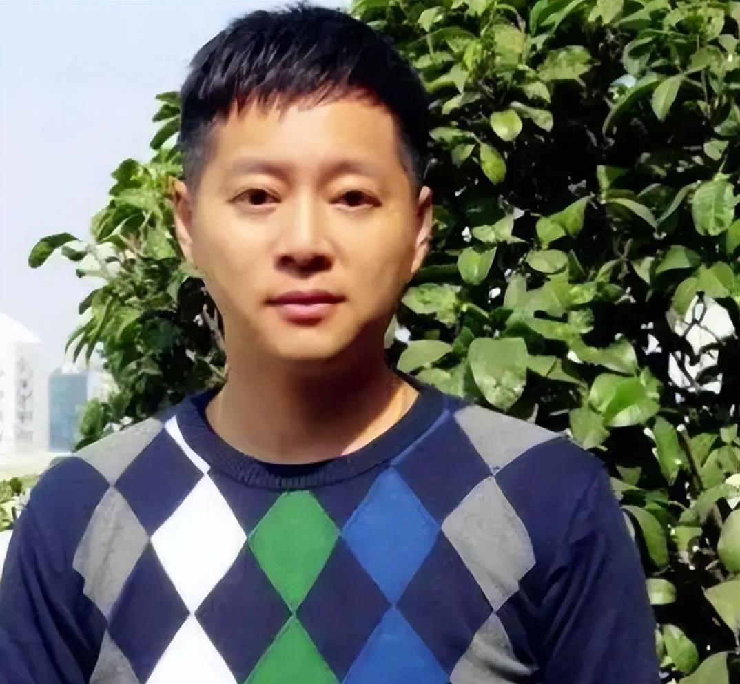 |孙鸣杰，曾经的湖南卫视一哥，如今混得惨不忍睹