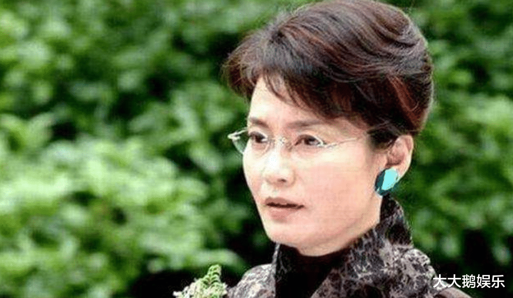 关之琳|年轻时都是大美女，60岁还不生孩子的6位女星，各有各的心酸