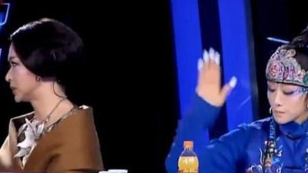 杨丽萍|杨丽萍宣布解散舞蹈团，金星发文隔空回应，恩怨再次延续