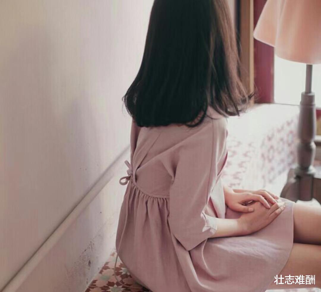 2020年,杭州美女喝了一杯水,第二天醒来腰酸背痛,报警男友被抓